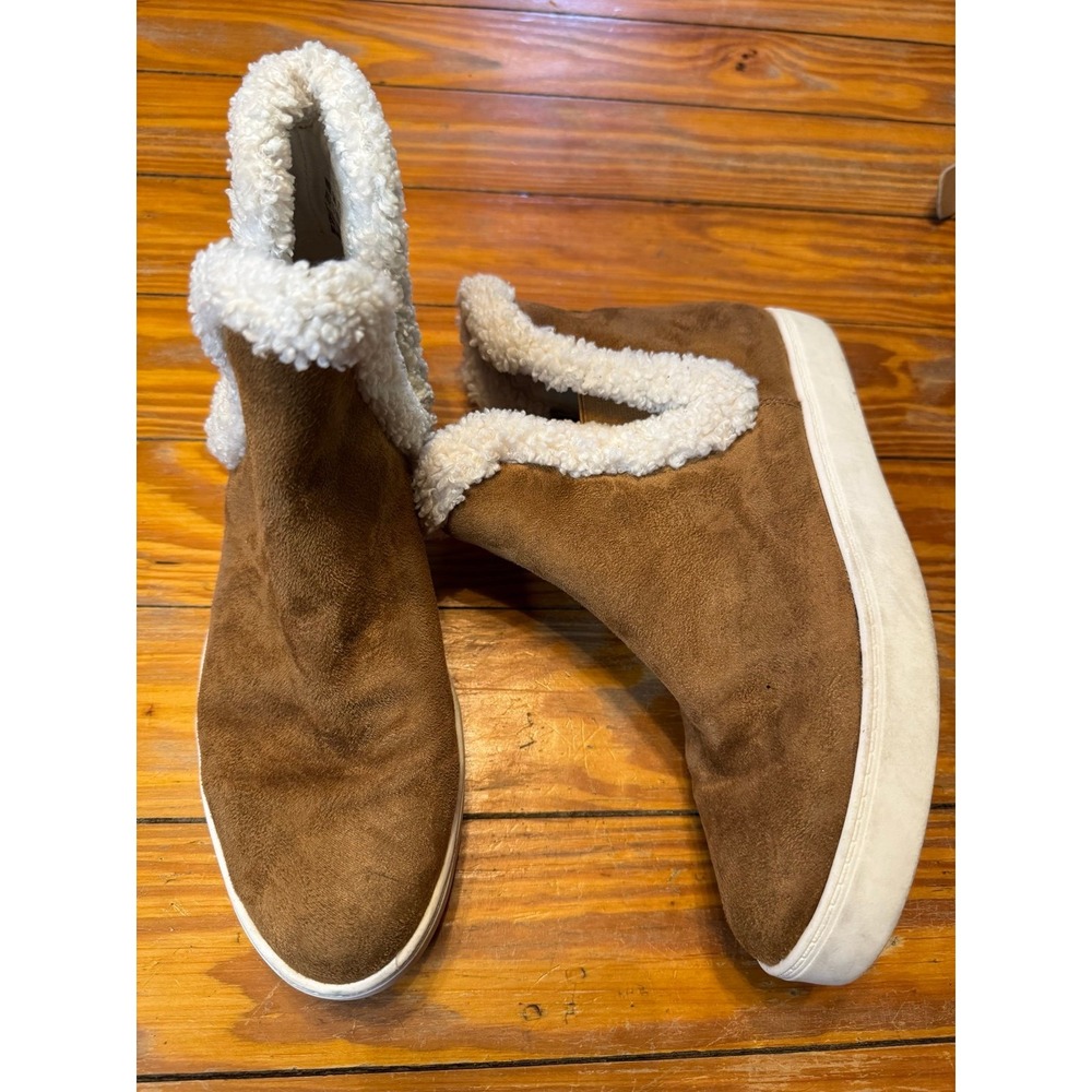 New Directions "Winton" Cognac/Ivory Slip On Boots Size‎ 7.5